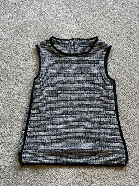 Banana republic sleeveless tweed top size XS